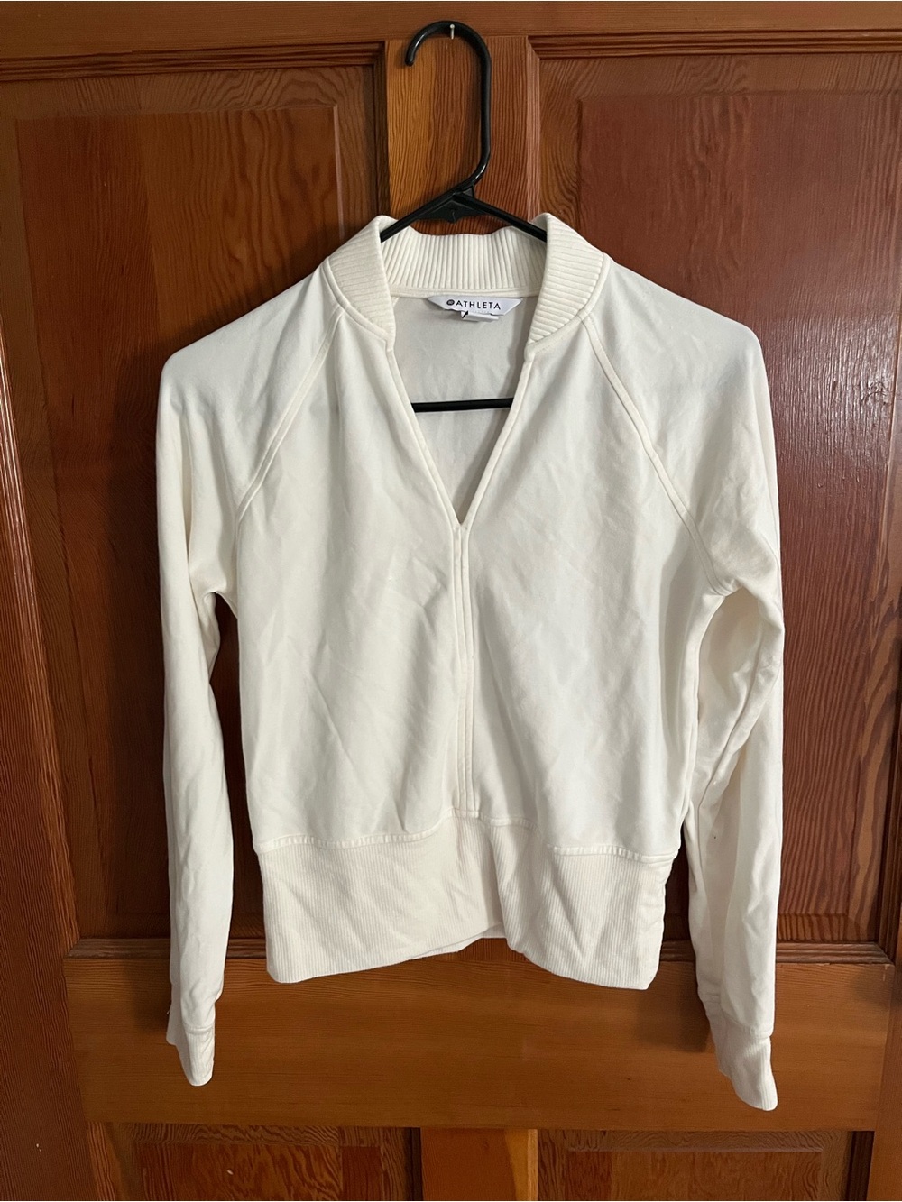 Athleta Ivory V neck Pullover